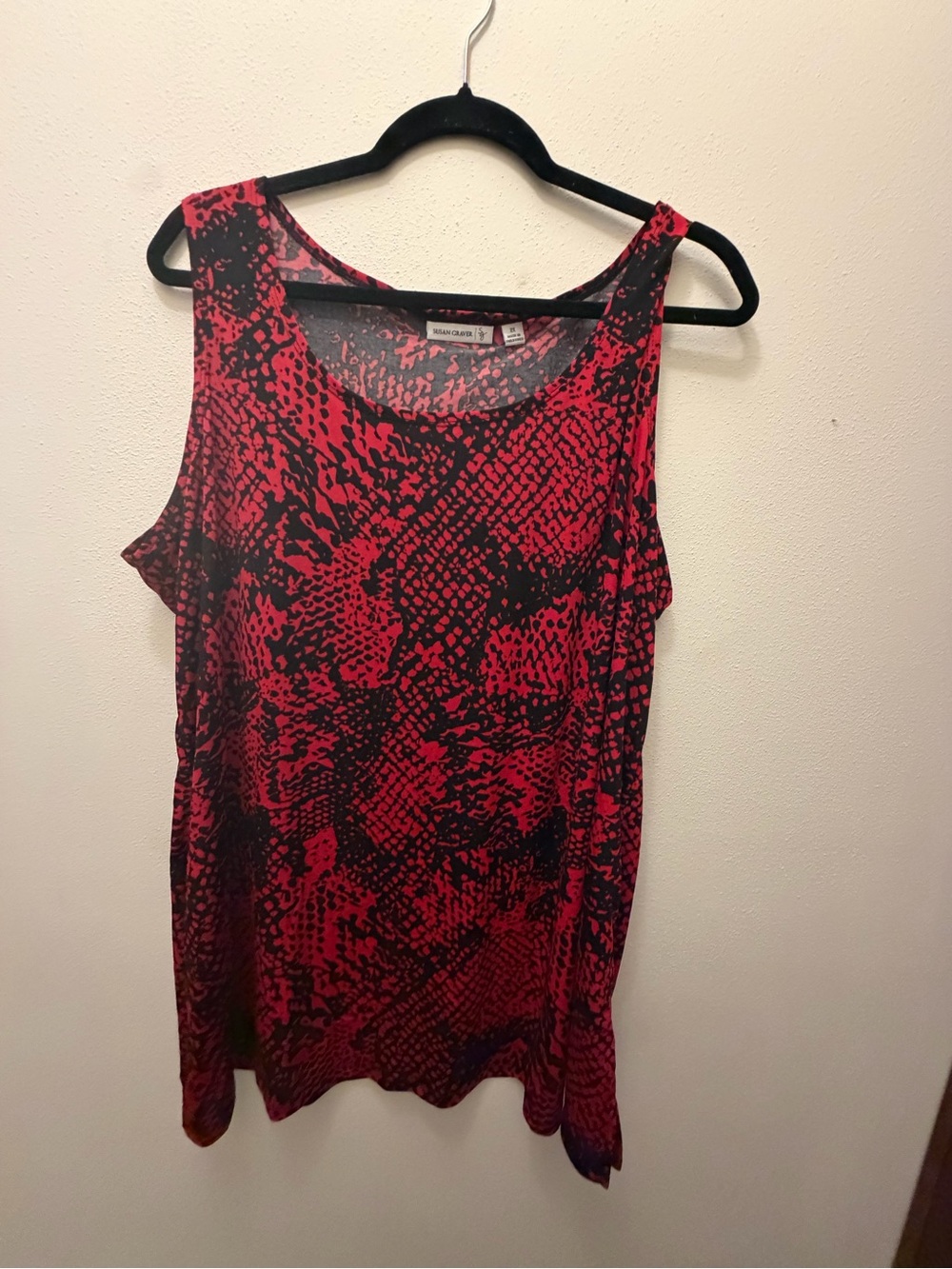 Susan Graver Red and Black Printed Sleeveless Tank Top